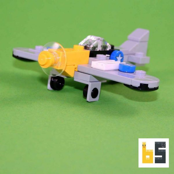 Verschiedene Ansichten der North American P51D Mustang - Bausatz aus LEGO®-Steinen, kreiert von Peter Blackert