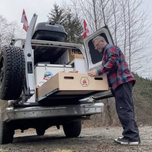 The rolling condo of VanCity VANLIFE – kit from LEGO® bricks