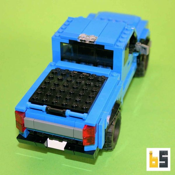 Verschiedene Ansichten des 2017 Ford F-150 Raptor 4 - Bausatz aus LEGO®-Steinen, kreiert von Peter Blackert.