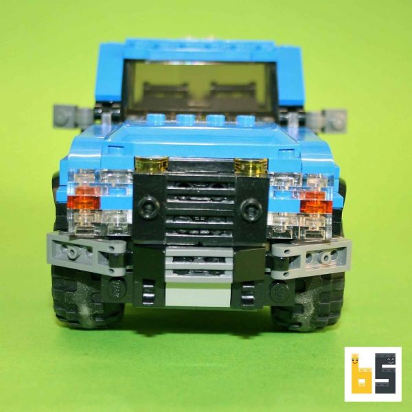 Verschiedene Ansichten des 2017 Ford F-150 Raptor 4 - Bausatz aus LEGO®-Steinen, kreiert von Peter Blackert.