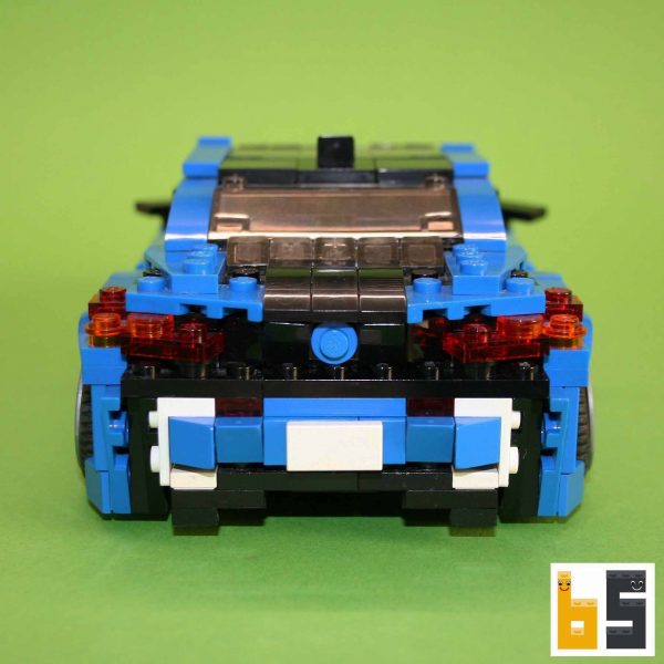 Verschiedene Ansichten des BMW i8 Hybrid Coupé 4 - Bausatz aus LEGO®-Steinen, kreiert von Peter Blackert