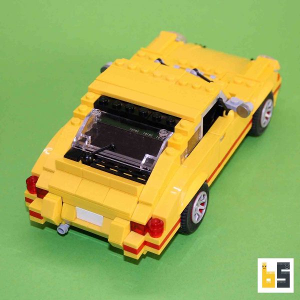 Verschiedene Ansichten des Porsche 911 Carrera 2.7 RS - Bausatz aus LEGO®-Steinen, kreiert von Peter Blackert