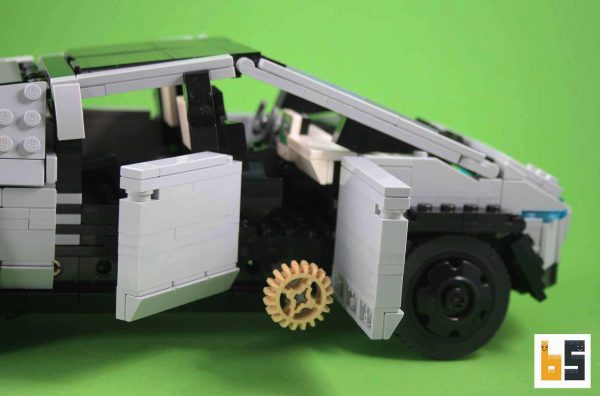 Verschiedene Ansichten des Tesla Cybertruck - Bausatz aus LEGO®-Steinen, kreiert von Peter Blackert