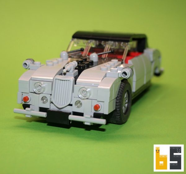 Verschiedene Ansichten des grau-schwarzen Jaguar Mk II als LEGO®-Eigenkreation (MOC) von The Brickworms