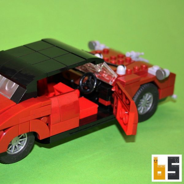 Verschiedene Ansichten des rot-schwarzen Jaguar Mk II als LEGO®-Eigenkreation (MOC) von The Brickworms