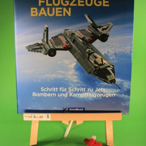 Bundle planes book + De Havilland DH.88 Comet kit from LEGO® bricks