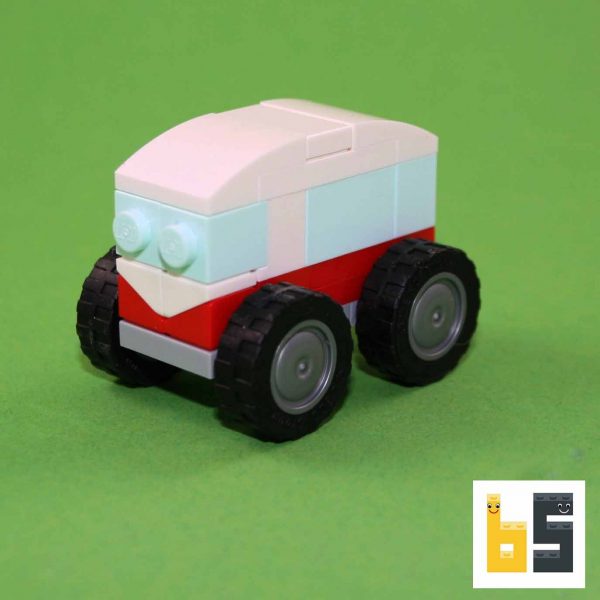 Verschiedene Ansichten des Micro Bus als LEGO®-Eigenkreation (MOC) von The Brickworms