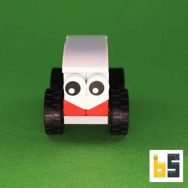 Verschiedene Ansichten des Micro Bus als LEGO®-Eigenkreation (MOC) von The Brickworms