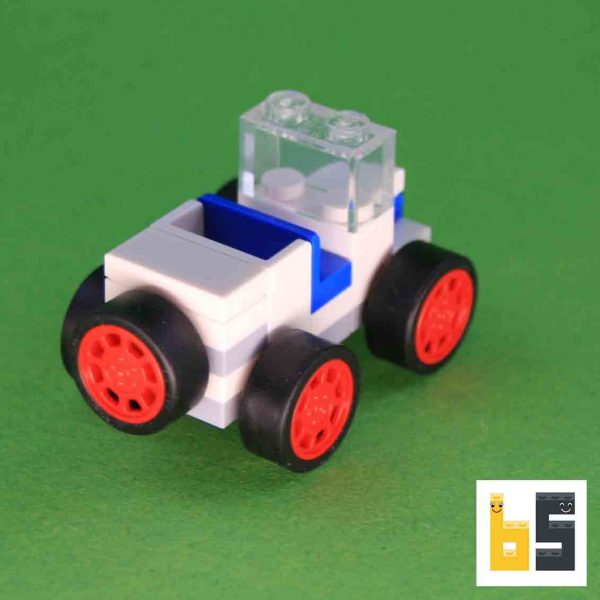 Verschiedene Ansichten des Micro Jeeps als LEGO®-Eigenkreation (MOC) von The Brickworms