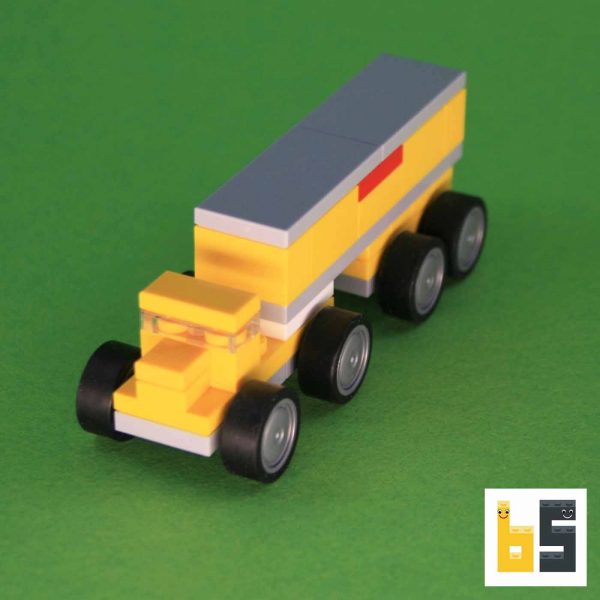 Verschiedene Ansichten des Micro Koffersattelzuges als LEGO®-Eigenkreation (MOC) von The Brickworms