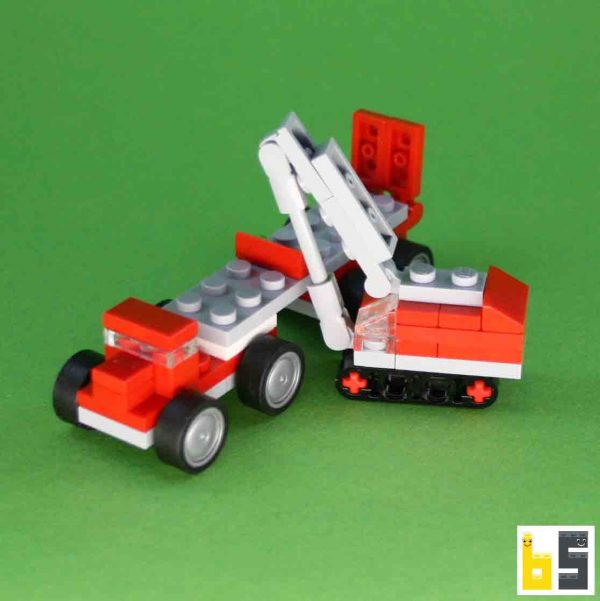 Verschiedene Ansichten des Micro Sattelschleppers mit Raupenkran als LEGO®-Eigenkreation (MOC) von The Brickworms