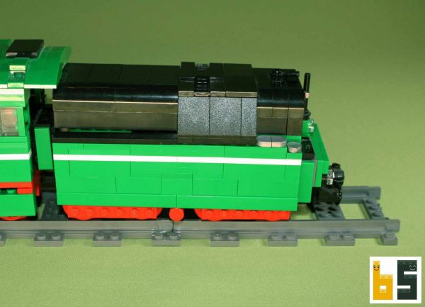 Verschiedene Ansichten der Dampflok 18 201 der DR - Bausatz aus LEGO®-Steinen, kreiert von Ralf J. Klumb