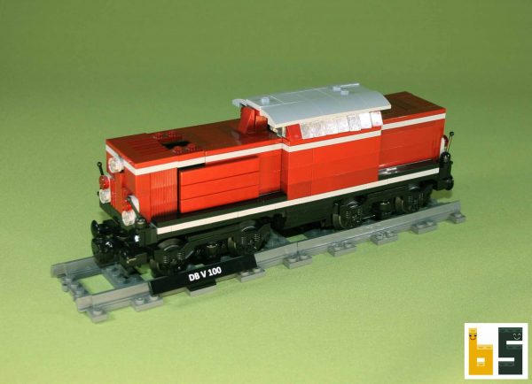 Verschiedene Ansichten der Diesellok V 100 der DB - Bausatz aus LEGO®-Steinen, kreiert von Ralf J. Klumb