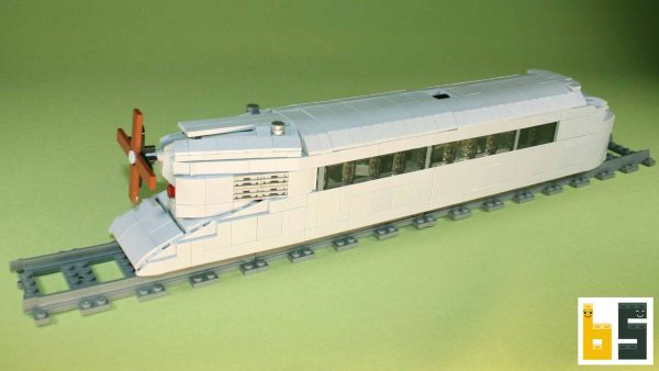 Verschiedene Ansichten des Schienenzeppelins - Bausatz aus LEGO®-Steinen, kreiert von Ralf J. Klumb