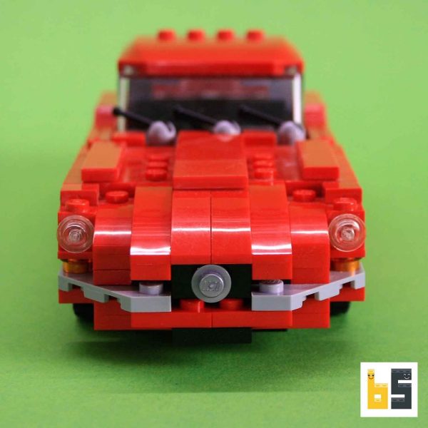 Verschiedene Ansichten des Jaguar E-Type Coupé/Roadster – Bausatz aus LEGO®-Steinen, kreiert von Peter Blackert.