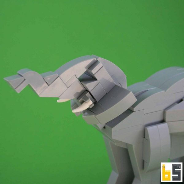 Verschiedene Ansichten des Modells Afrikanischer Elefant - LEGO®-Kreation des Designers Ekow Nimako