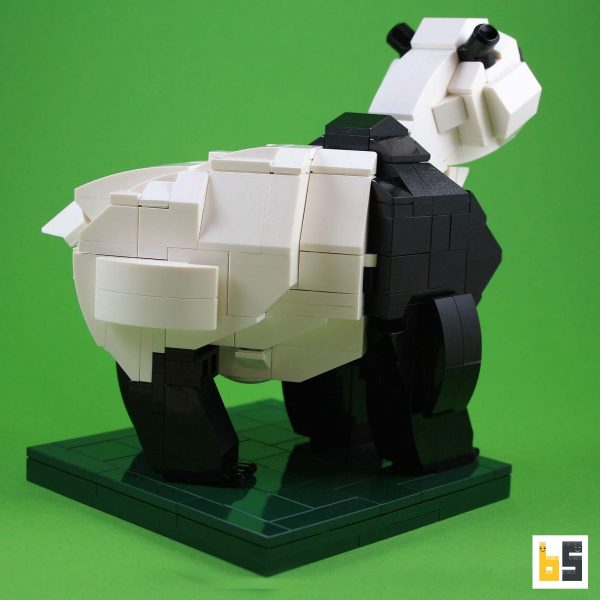 Verschiedene Ansichten des Modells Großer Panda - LEGO®-Kreation des Designers Ekow Nimako