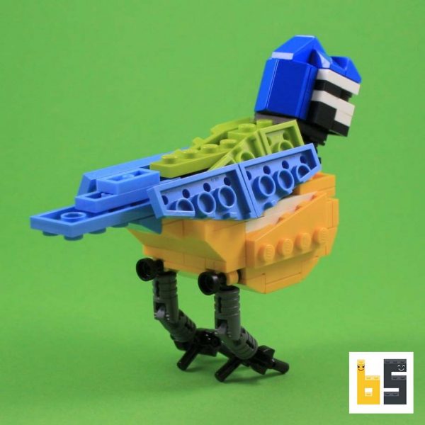 Verschiedene AVarious views of the Eurasian blue tit , kit from LEGO® bricks, created by Thomas Poulsomnsichten des Modells Blaumeise, eine LEGO®-Kreation des Designers Thomas Poulsom