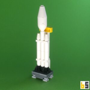 Falcon Heavy – kit from LEGO® bricks